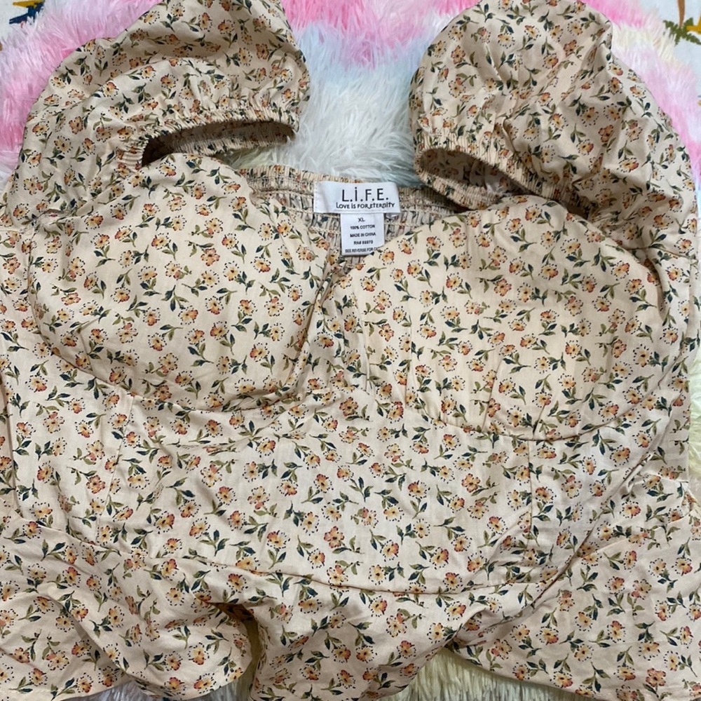 Floral beige with a popcorn back crop top